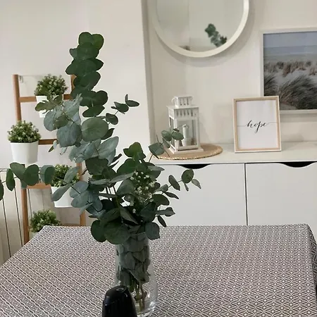 Con Piscina En El Centro De Апартаменти *