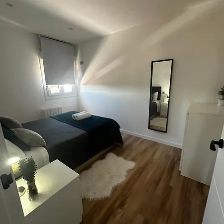 Con Piscina En El Centro De Sanxenxo