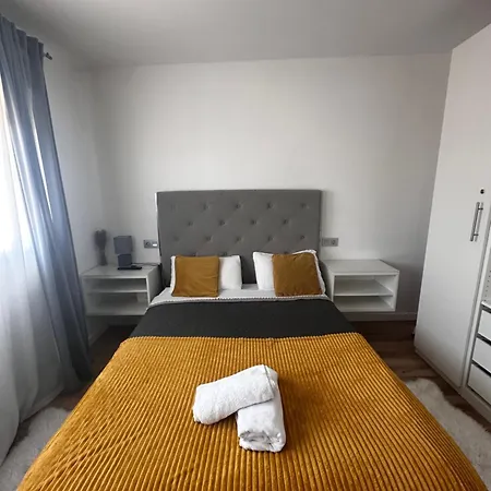 Con Piscina En El Centro De * Sanxenxo