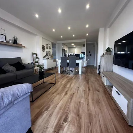 Con Piscina En El Centro De Appartement *