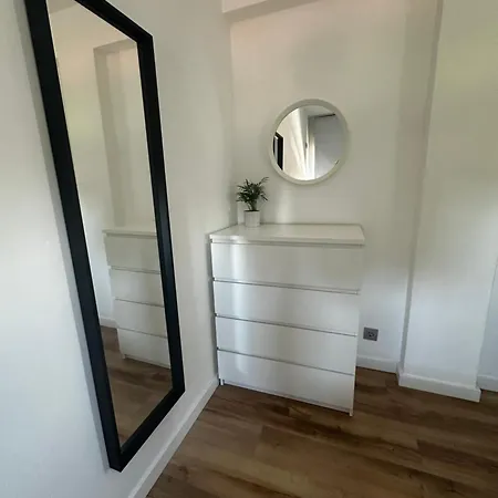 Con Piscina En El Centro De Апартаменти Саншеншо