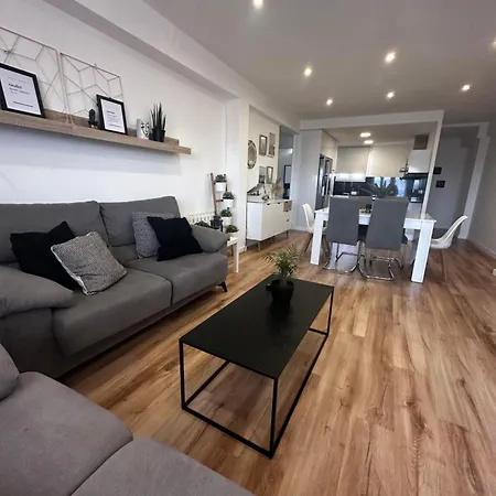 Con Piscina En El Centro De Appartement Sanxenxo