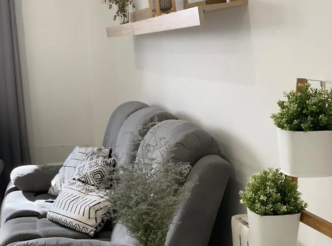 Con Piscina En El Centro De