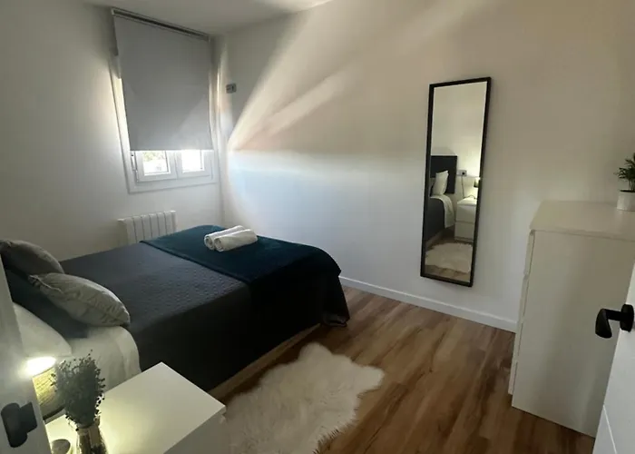 Con Piscina En El Centro De Sanxenxo