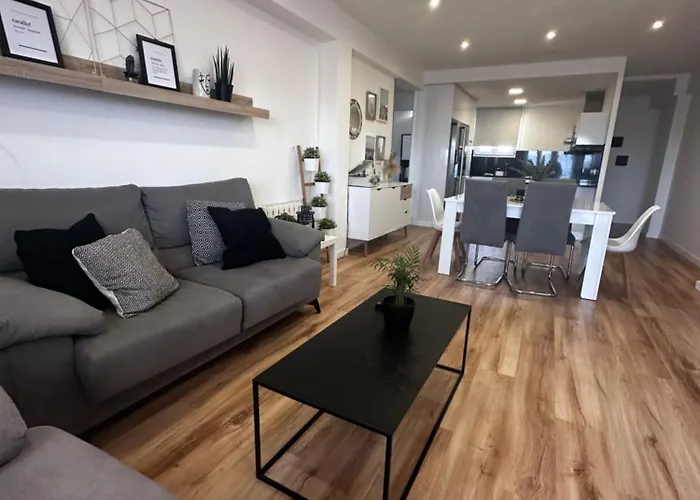 Con Piscina En El Centro De 아파트 산신소