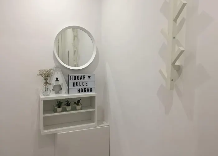 Con Piscina En El Centro De 아파트 *